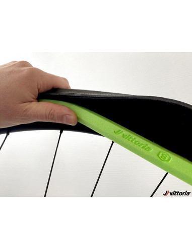 Vittoria Airliner Road