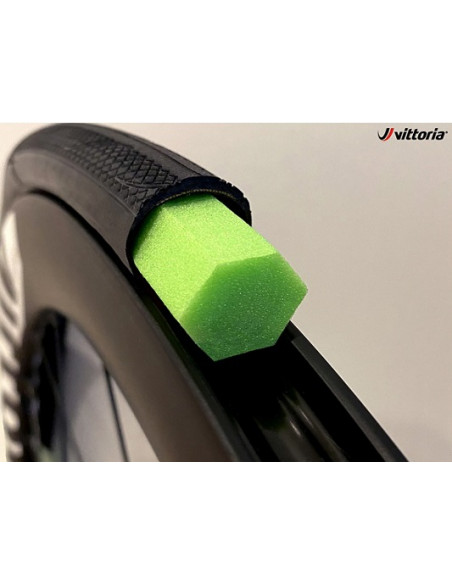 Vittoria Airliner Road